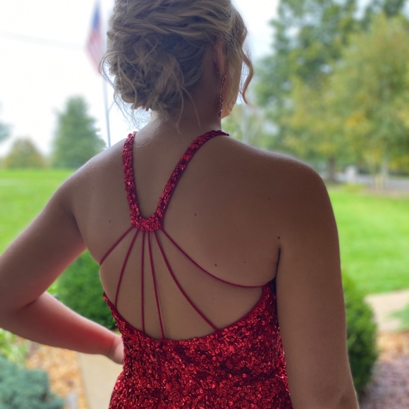 Stunning Red Sequence Dress - Picture 3 of 6